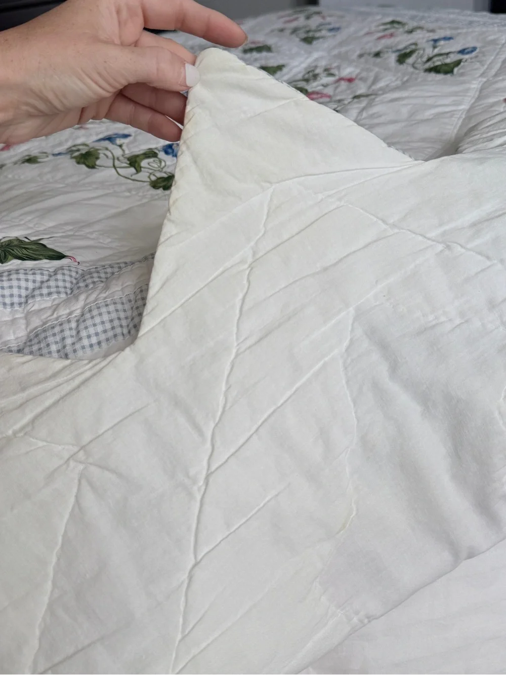 Blue Floral Diamond-Edge Quilt Queen Size